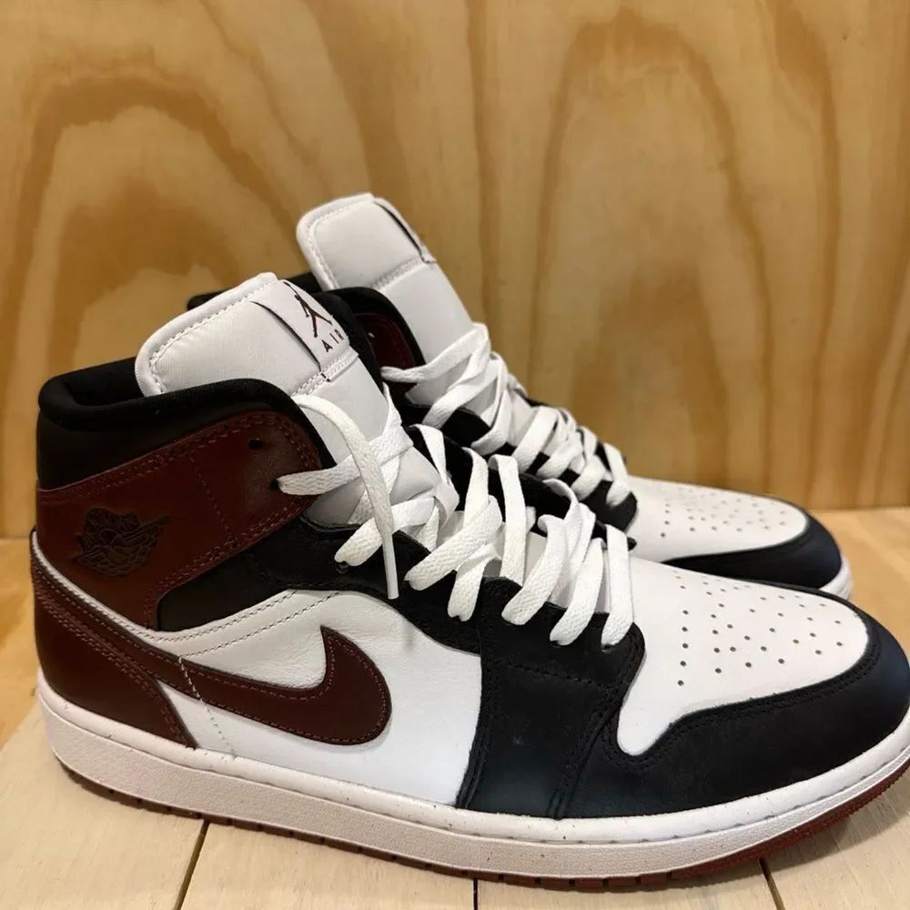 Air Jordan 1 Mid SE Men's Size 12 Shoes White/Dark Pony/Black, HF3216-102